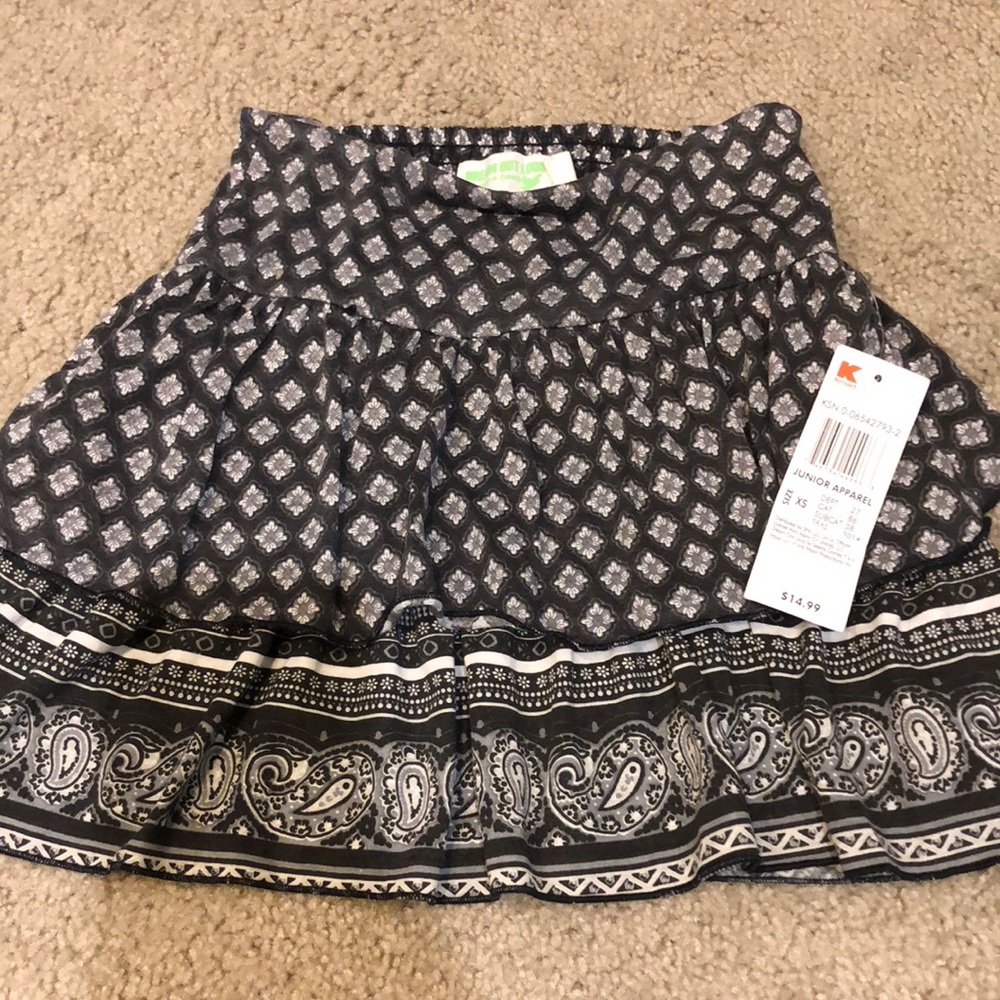 Girls skirt size xs